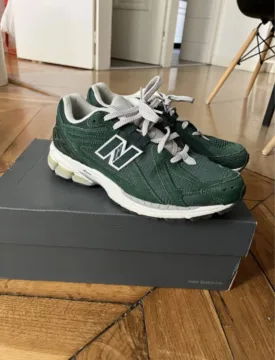 Green new balance 1906 R