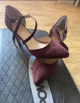 Nice violet heel