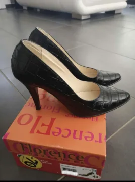 Very cute pumps brand Florence