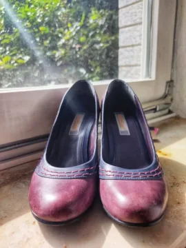Women's pumps, pump heels, shoes.